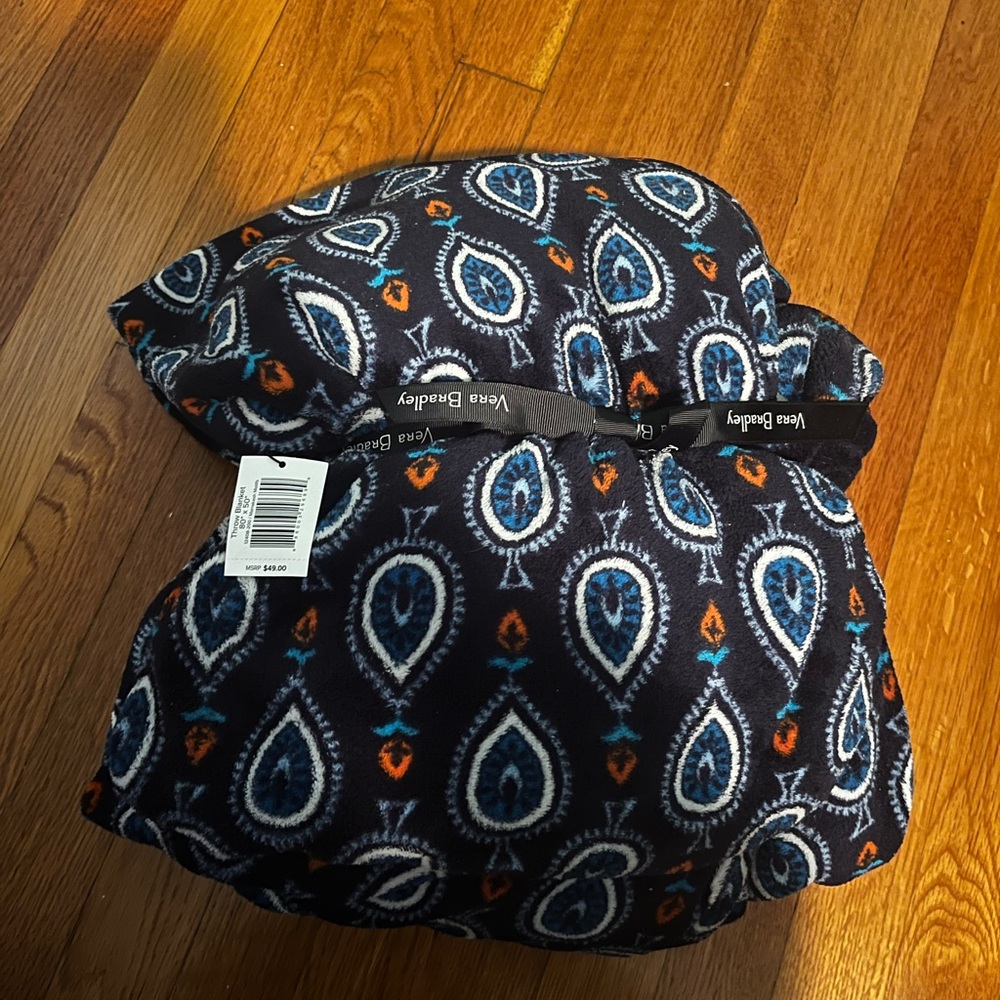 NEW Vera Bradley Black and Blue Paisley Blanket 80x 50